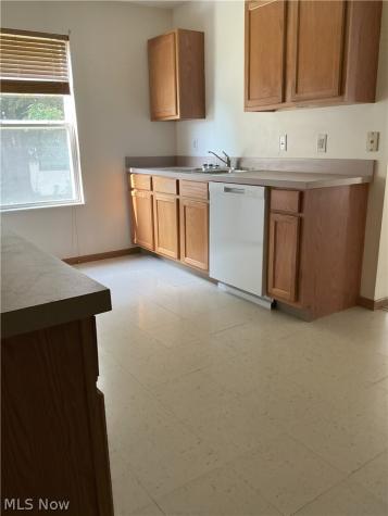 523 Broadway Avenue Youngstown OH 44510