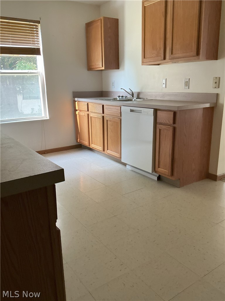 523 Broadway Avenue Youngstown OH 44510