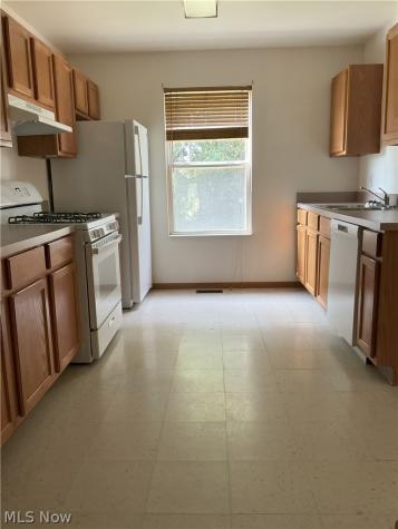 523 Broadway Avenue Youngstown OH 44510