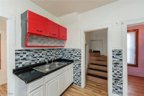 3326 W 61 Street Cleveland OH 44102