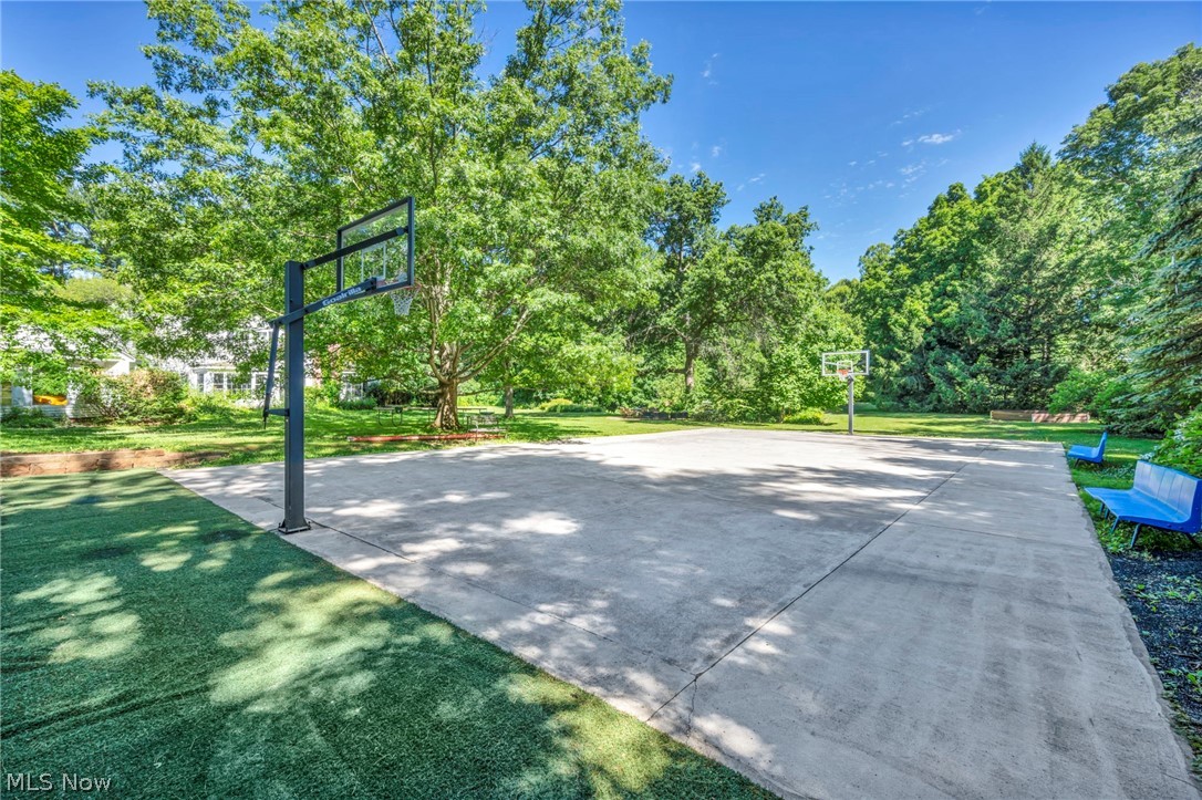 9044 Metcalf Road Waite Hill OH 44094