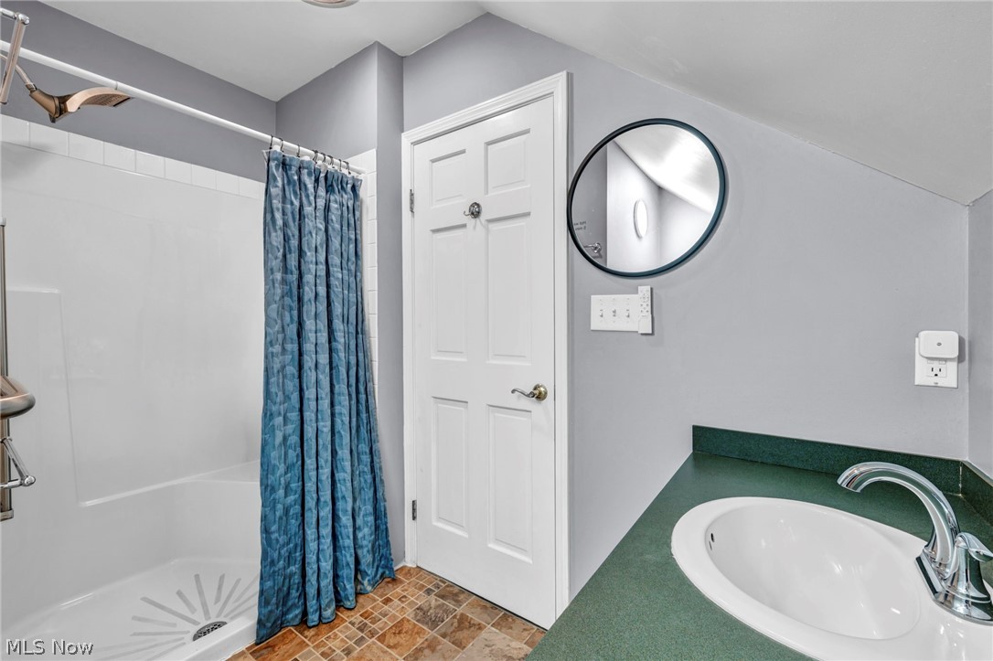 9044 Metcalf Road Waite Hill OH 44094