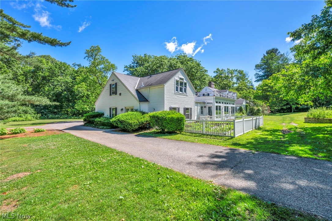 9044 Metcalf Road Waite Hill OH 44094