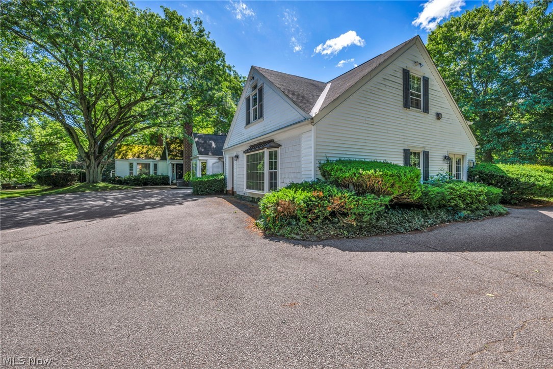 9044 Metcalf Road Waite Hill OH 44094