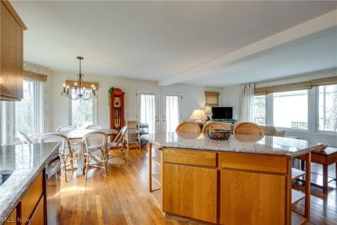 7156 Holzhauer Road Sagamore Hills OH 44067