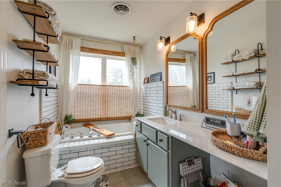 7156 Holzhauer Road Sagamore Hills OH 44067