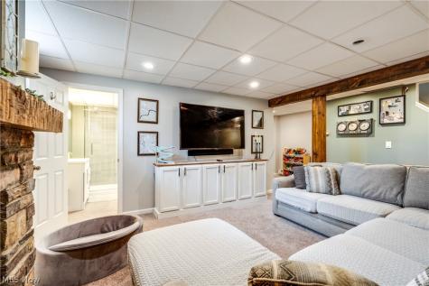 7156 Holzhauer Road Sagamore Hills OH 44067