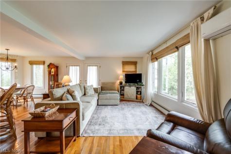 7156 Holzhauer Road Sagamore Hills OH 44067