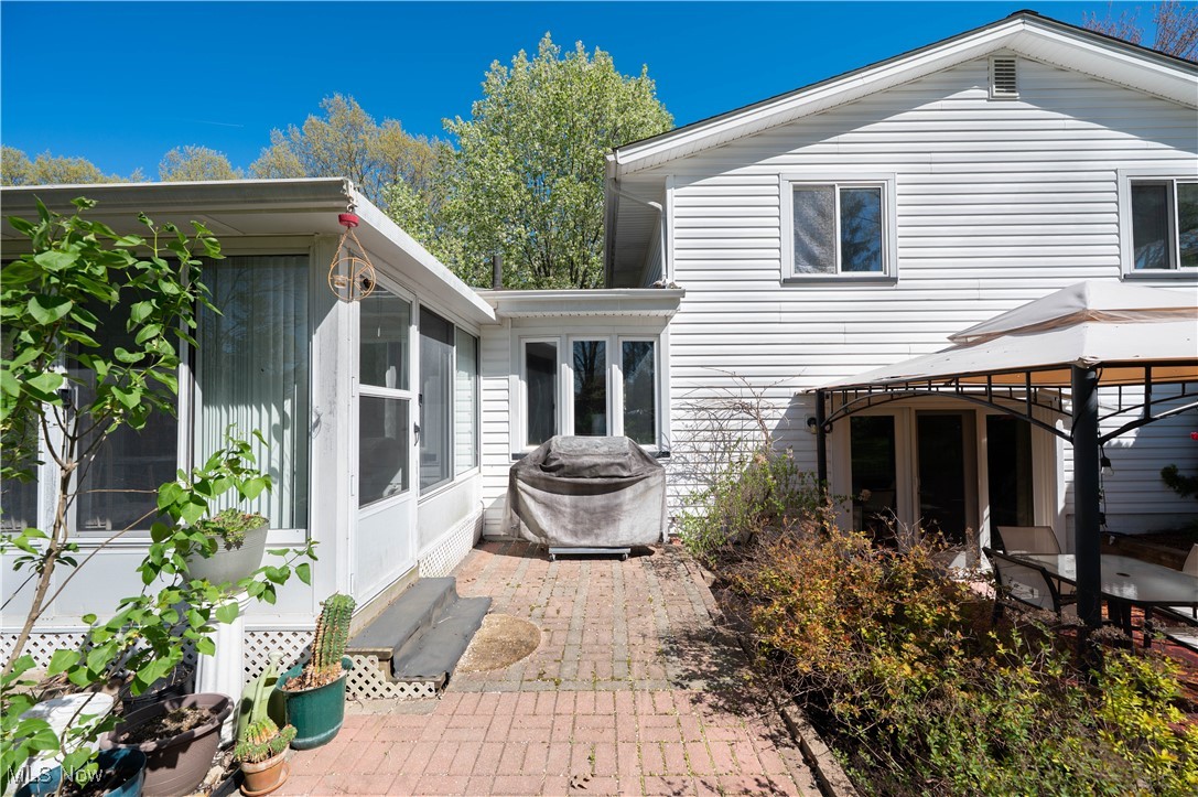 6951 Springledge Road Sagamore Hills OH 44067