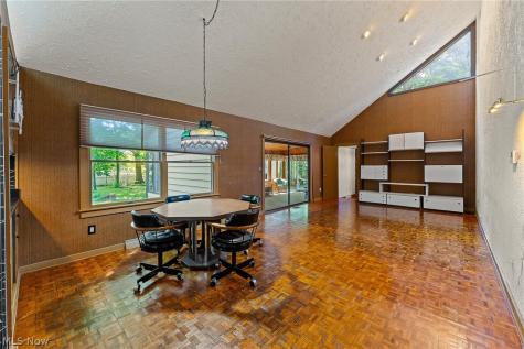 5573 Logan Arms Drive Youngstown OH 44420