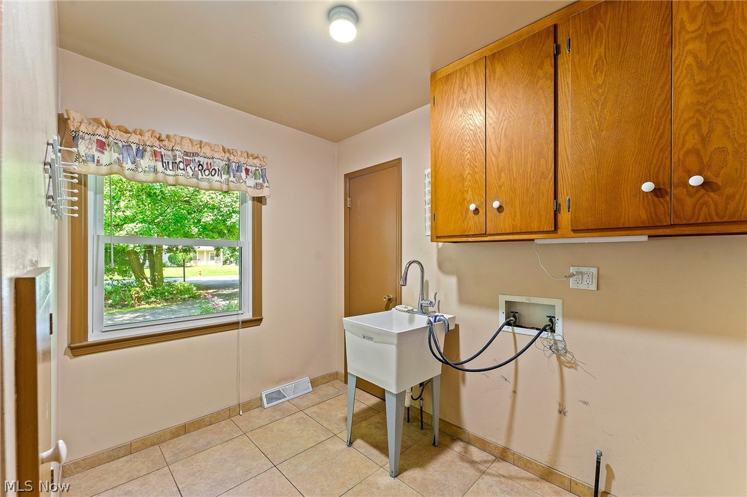 5573 Logan Arms Drive Youngstown OH 44420