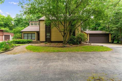 5573 Logan Arms Drive Youngstown OH 44420