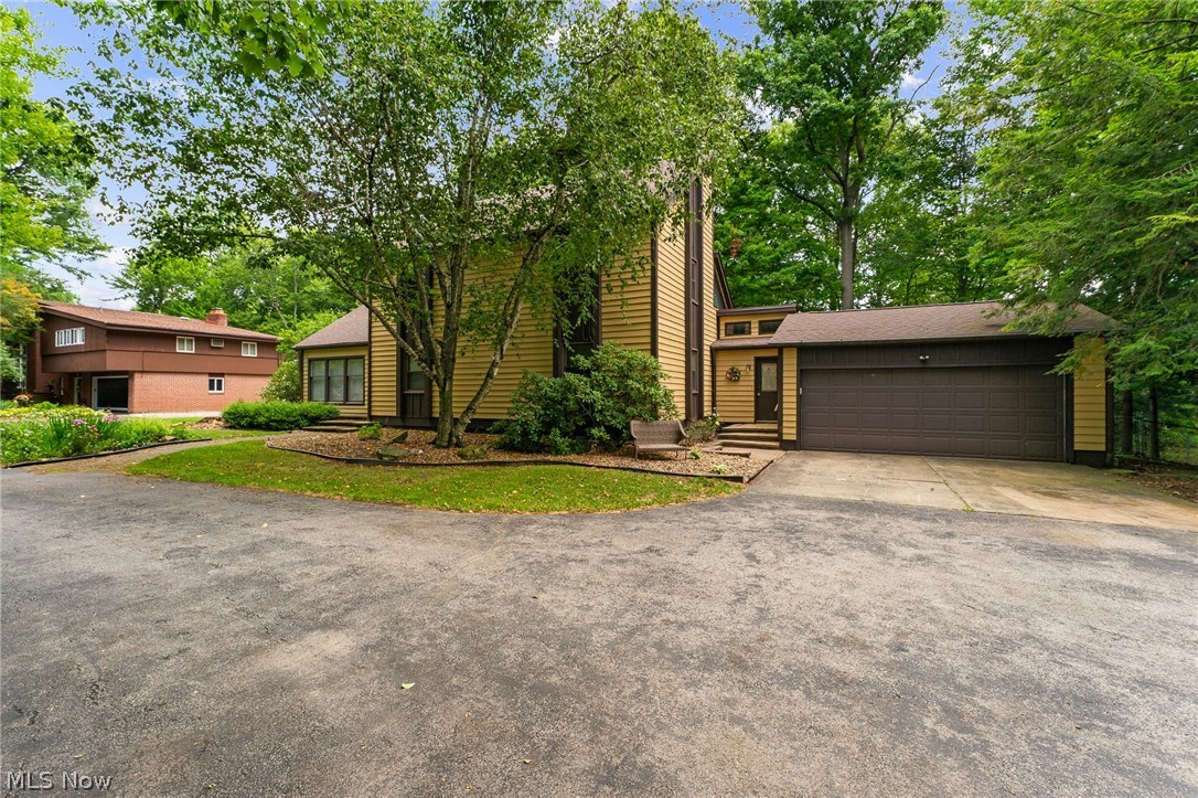 5573 Logan Arms Drive Youngstown OH 44420
