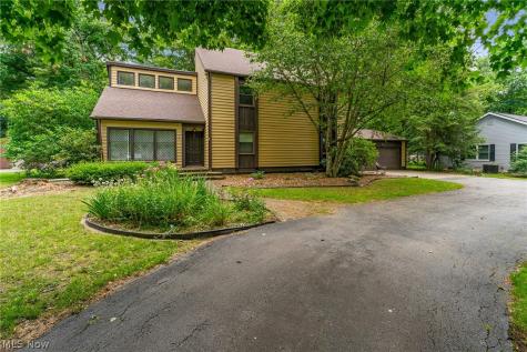 5573 Logan Arms Drive Youngstown OH 44420