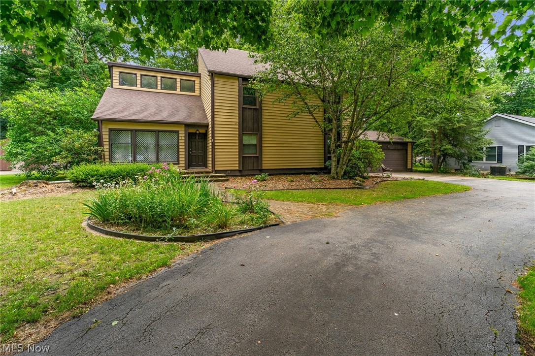 5573 Logan Arms Drive Youngstown OH 44420
