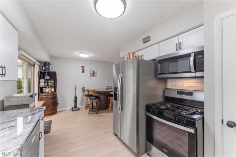 5653 Vickie Lane Bedford OH 44146