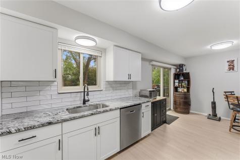 5653 Vickie Lane Bedford OH 44146