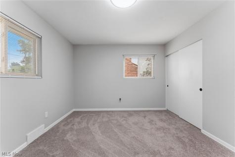 5653 Vickie Lane Bedford OH 44146
