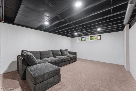 5653 Vickie Lane Bedford OH 44146