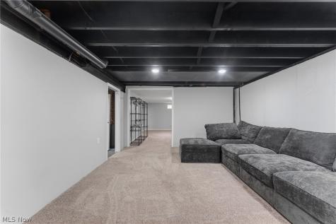 5653 Vickie Lane Bedford OH 44146