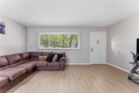 5653 Vickie Lane Bedford OH 44146
