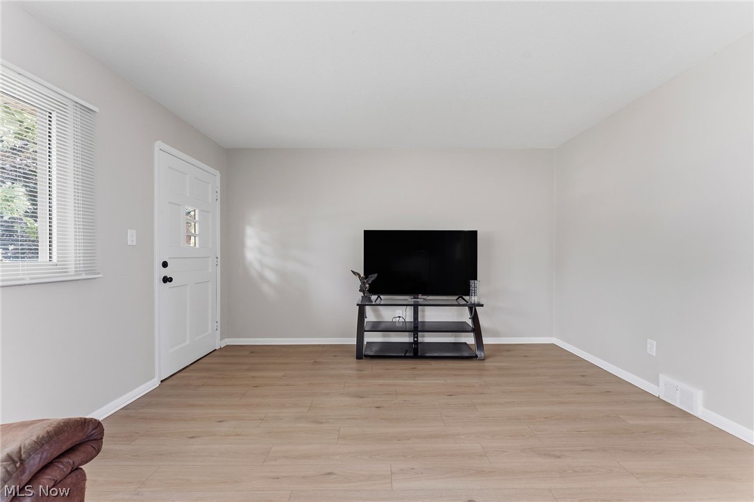 5653 Vickie Lane Bedford OH 44146