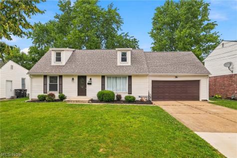 942 Hartford Drive Elyria OH 44035