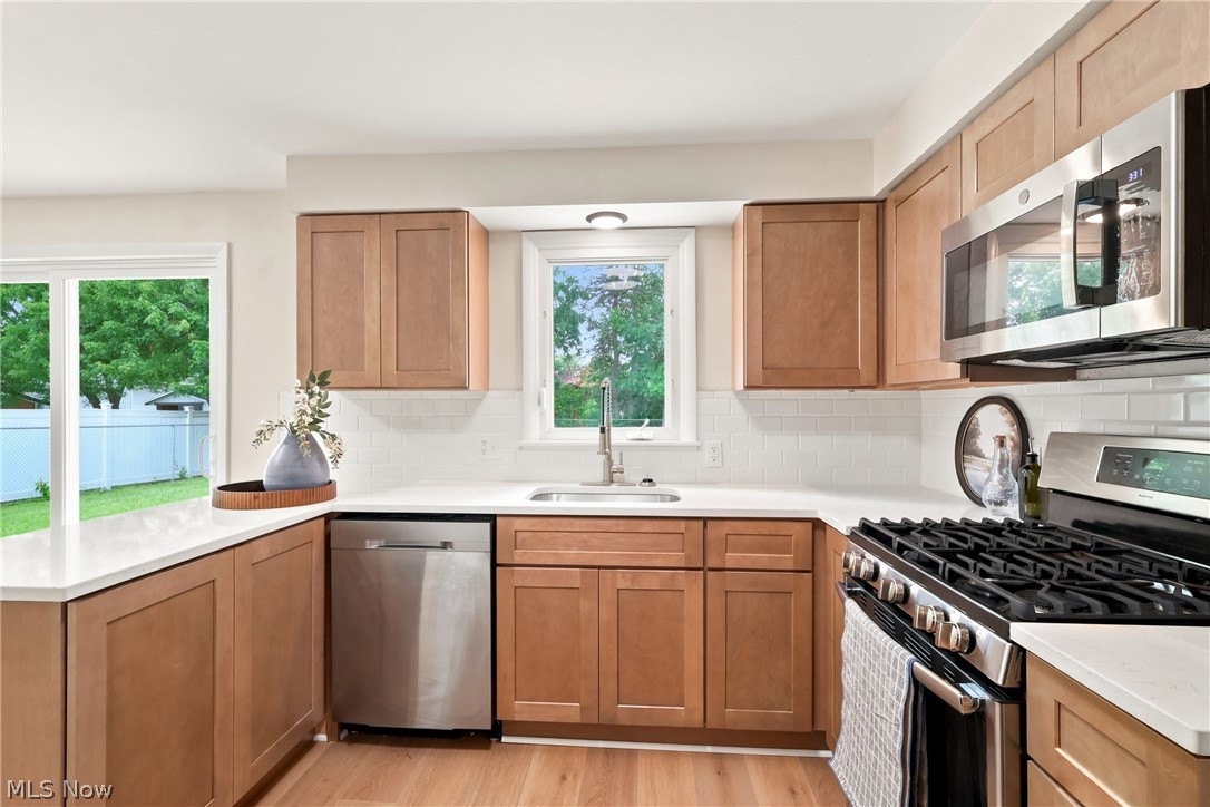 942 Hartford Drive Elyria OH 44035