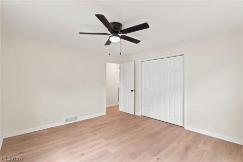 942 Hartford Drive Elyria OH 44035