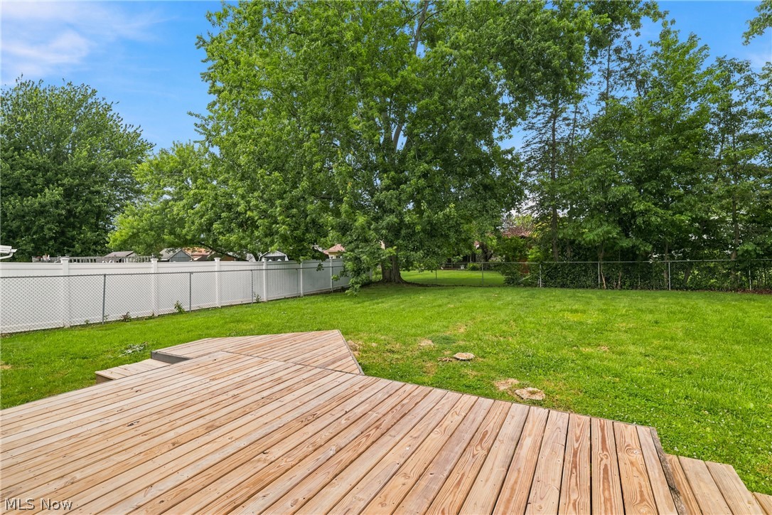 942 Hartford Drive Elyria OH 44035