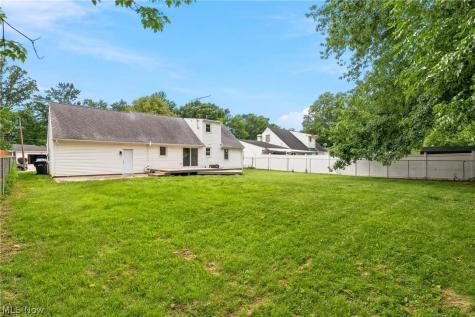 942 Hartford Drive Elyria OH 44035