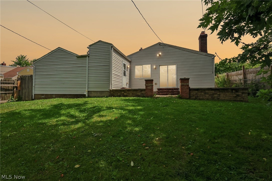 1666 Thornapple Avenue Akron OH 44301