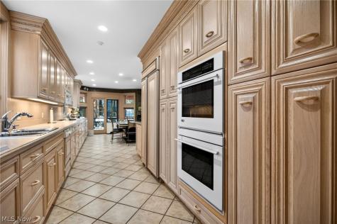 3498 Bainbridge Road Cleveland Heights OH 44118