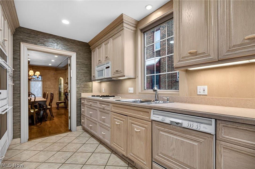 3498 Bainbridge Road Cleveland Heights OH 44118