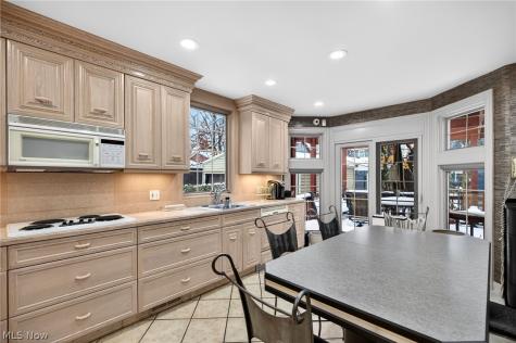 3498 Bainbridge Road Cleveland Heights OH 44118