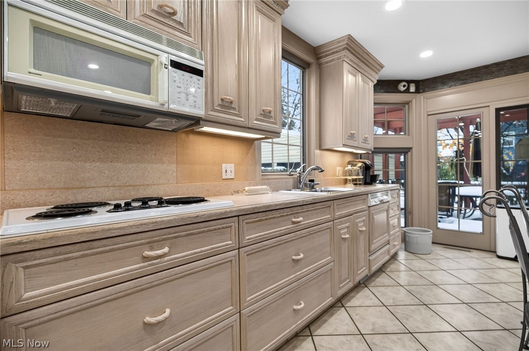 3498 Bainbridge Road Cleveland Heights OH 44118