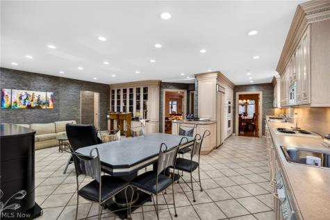 3498 Bainbridge Road Cleveland Heights OH 44118