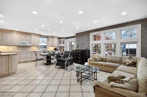 3498 Bainbridge Road Cleveland Heights OH 44118
