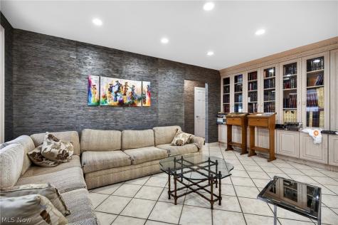 3498 Bainbridge Road Cleveland Heights OH 44118