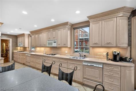 3498 Bainbridge Road Cleveland Heights OH 44118