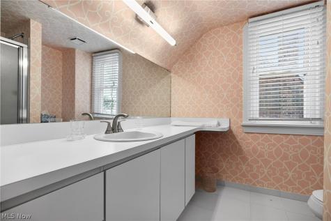 3498 Bainbridge Road Cleveland Heights OH 44118