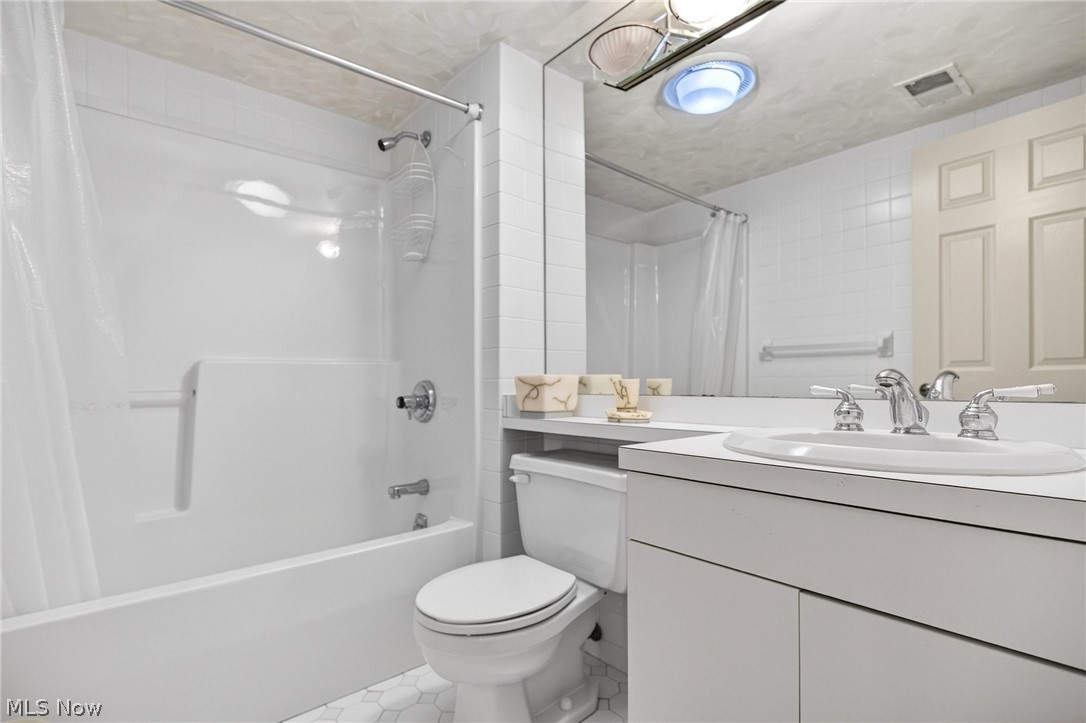 3498 Bainbridge Road Cleveland Heights OH 44118
