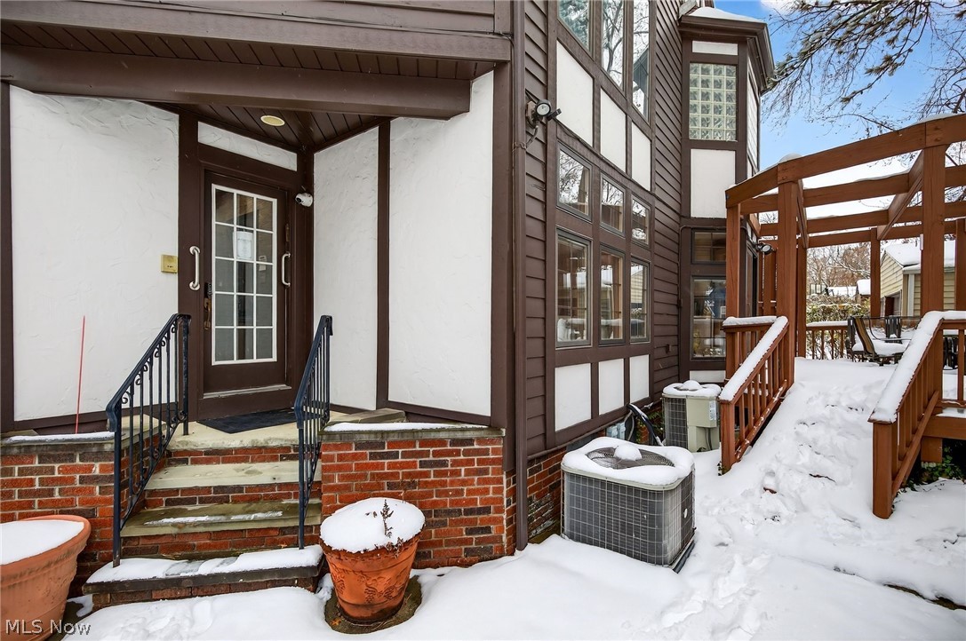 3498 Bainbridge Road Cleveland Heights OH 44118