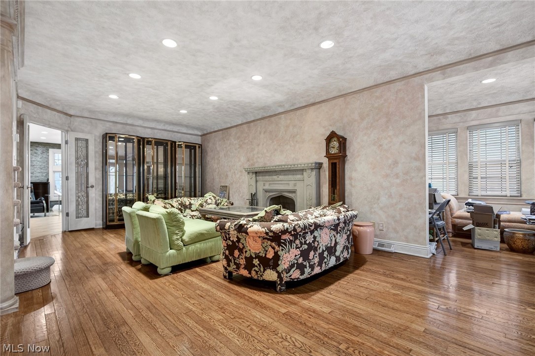 3498 Bainbridge Road Cleveland Heights OH 44118