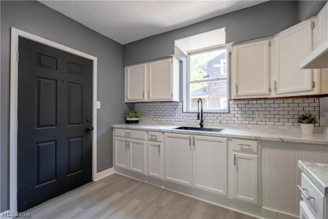 799 Fess Avenue Akron OH 44307