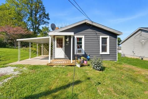 1362 Yellowstone Avenue Akron OH 44310