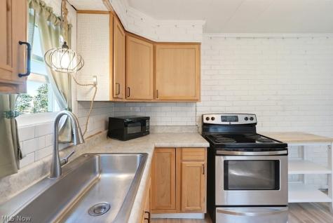 1362 Yellowstone Avenue Akron OH 44310