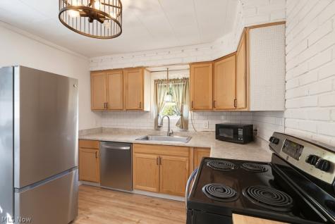 1362 Yellowstone Avenue Akron OH 44310