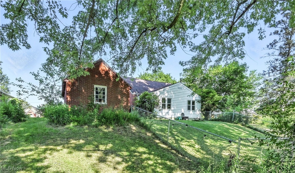 351 Niles Vienna Road Vienna OH 44473