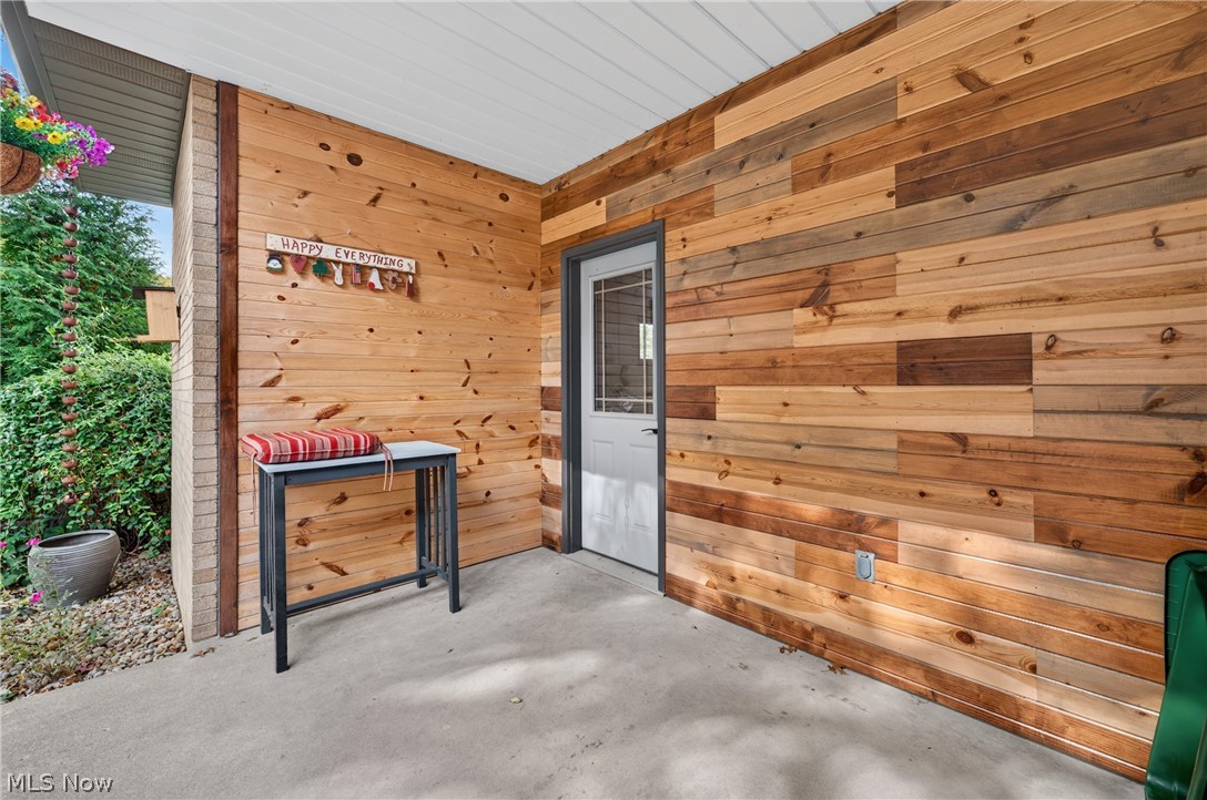 408 E 18th Street Dover OH 44622